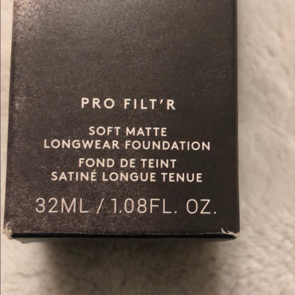 Fenty 470 Pro Filt’r Soft Matte Foundation - Picture 6 of 7